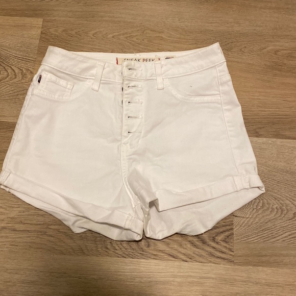 White boutique brand shorts - Picture 1 of 1